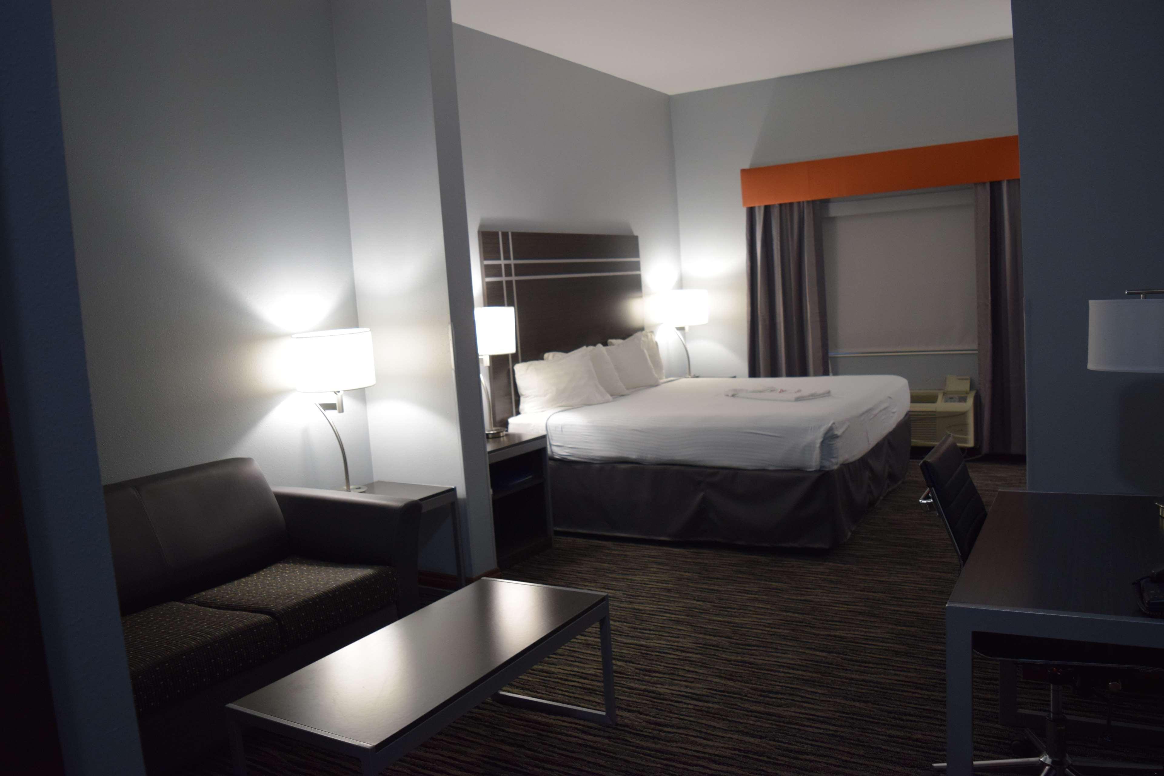 Best Western Elkhart Inn & Suites Bagian luar foto