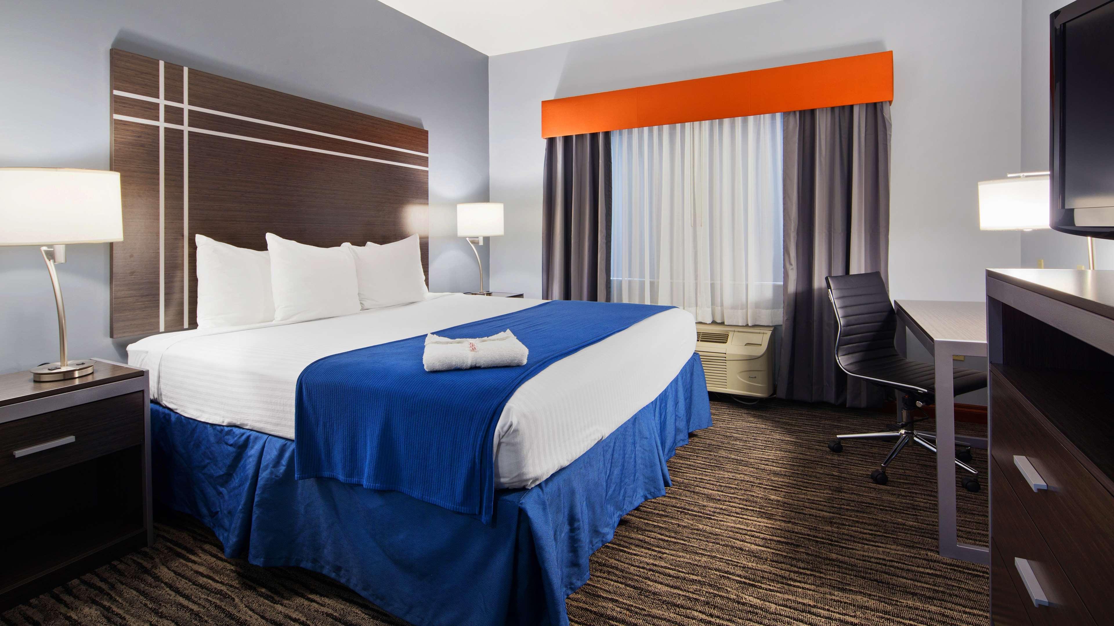 Best Western Elkhart Inn & Suites Bagian luar foto