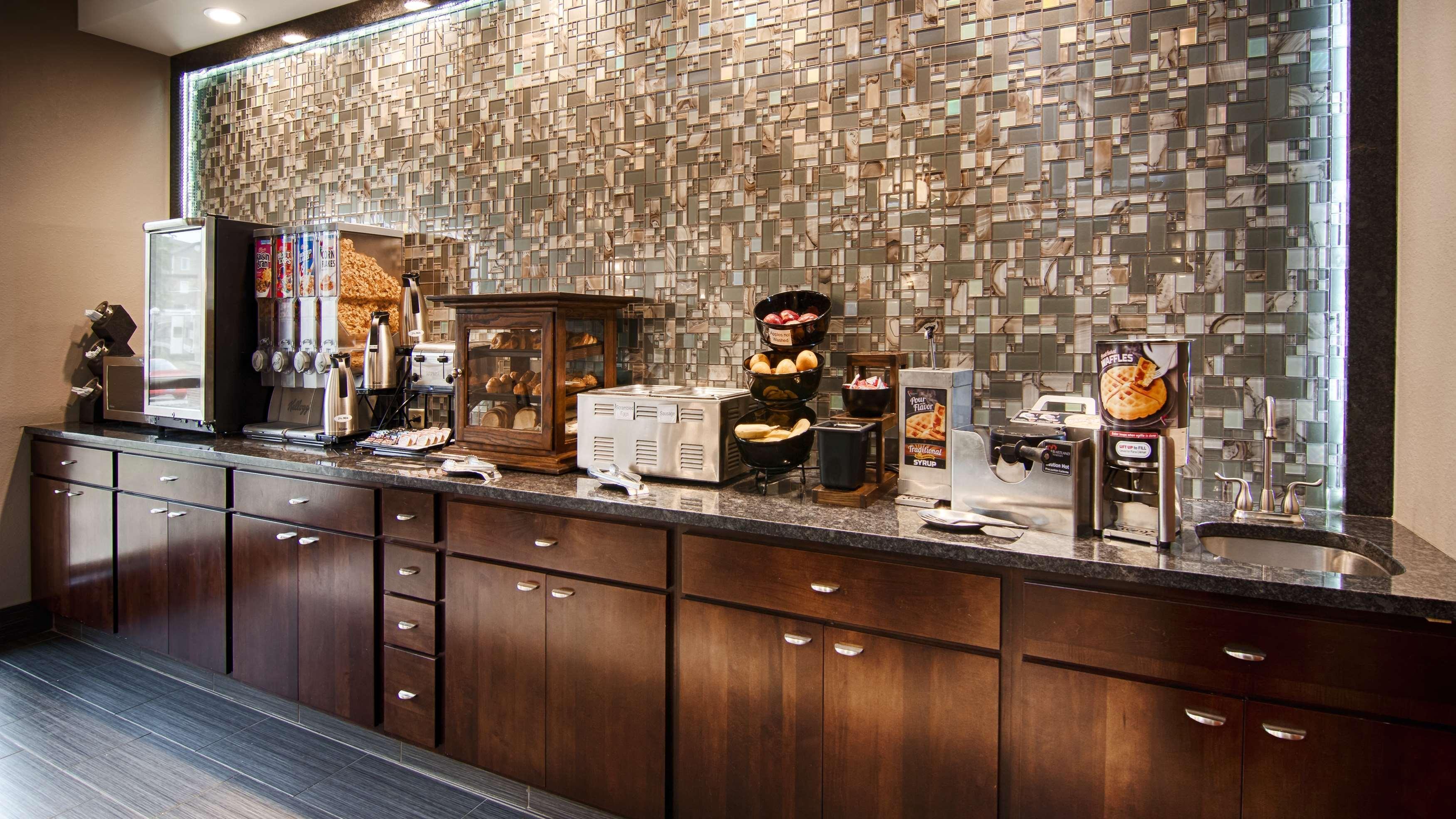 Best Western Elkhart Inn & Suites Bagian luar foto