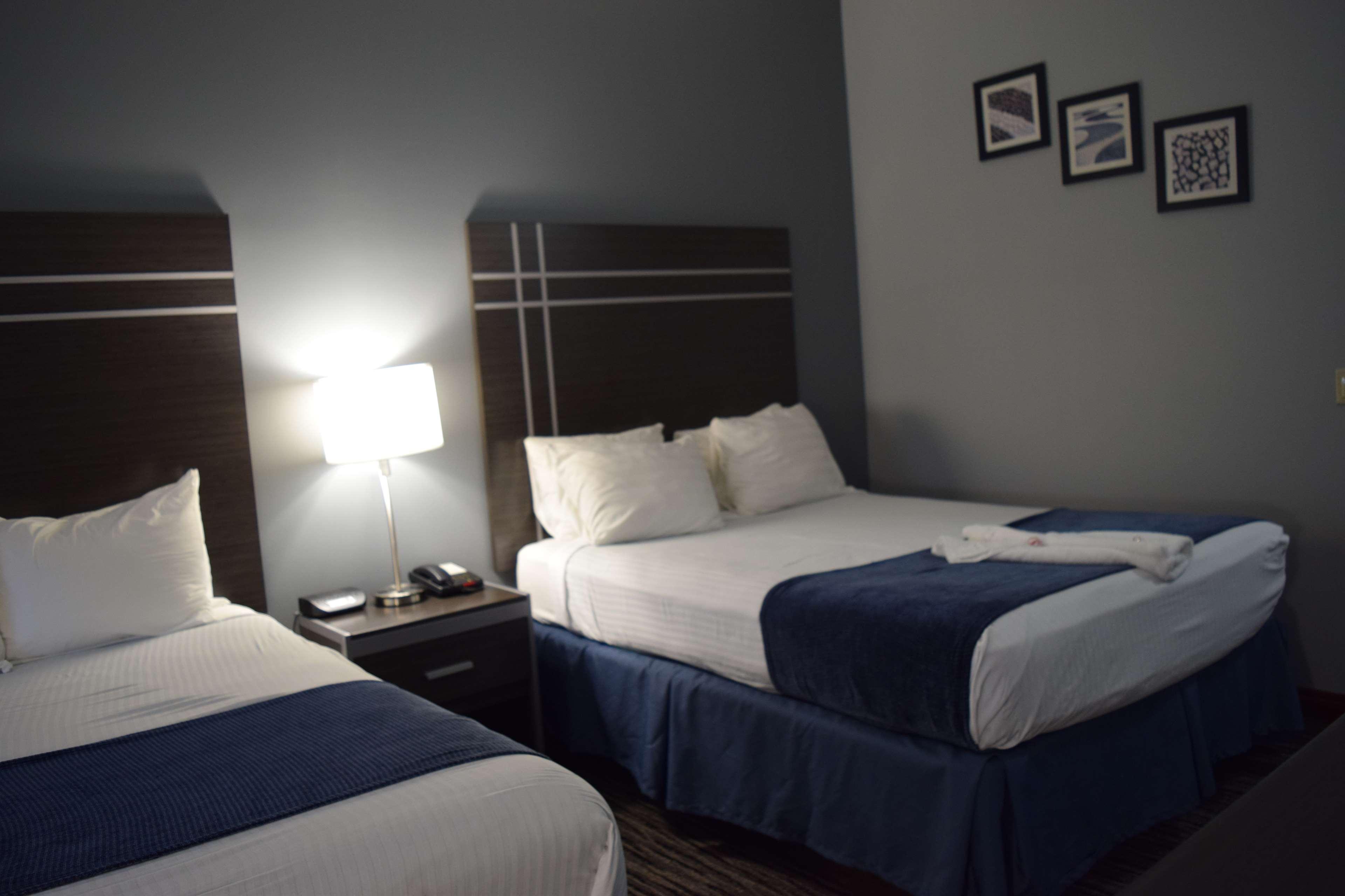 Best Western Elkhart Inn & Suites Bagian luar foto