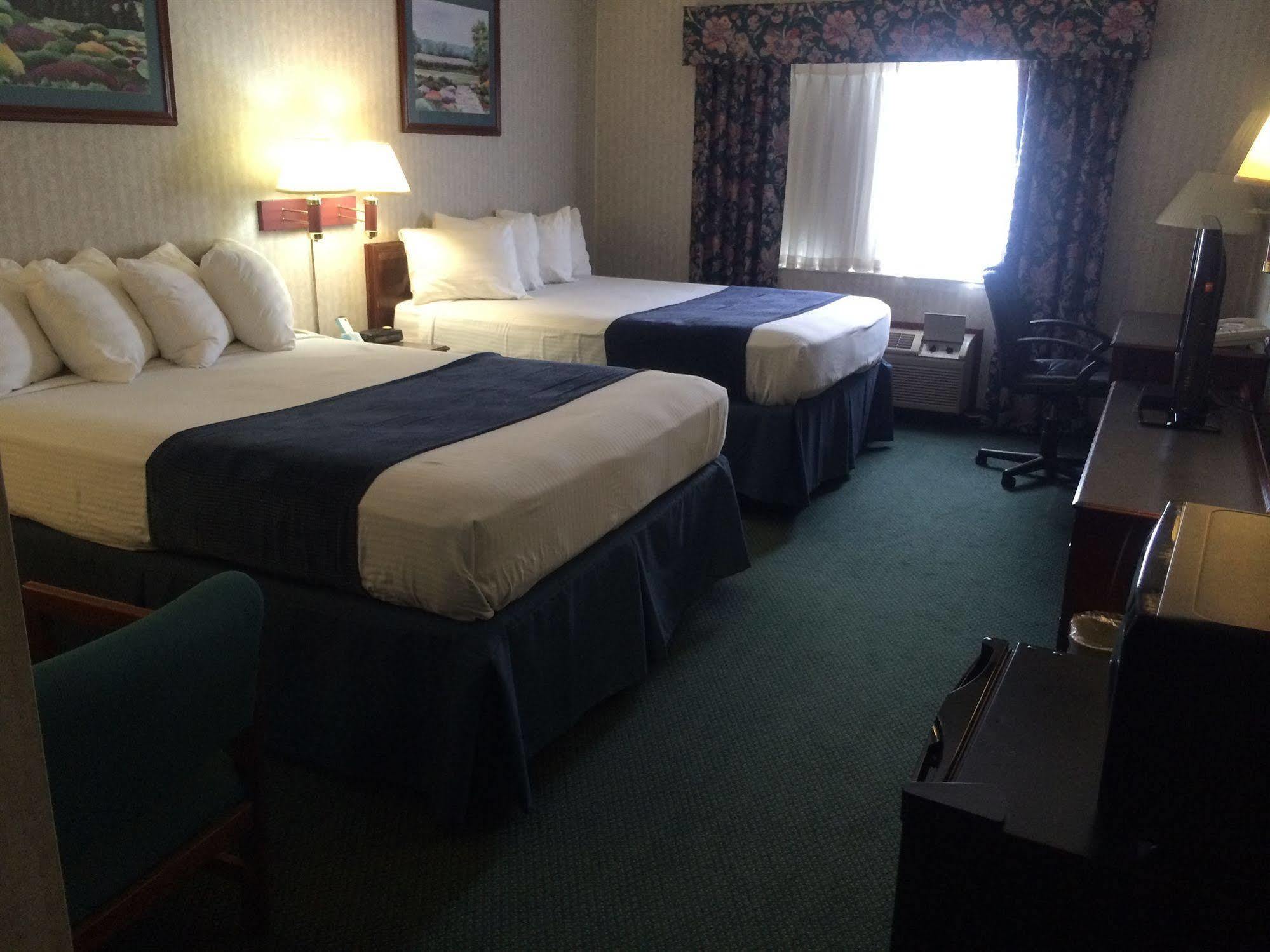 Best Western Elkhart Inn & Suites Bagian luar foto