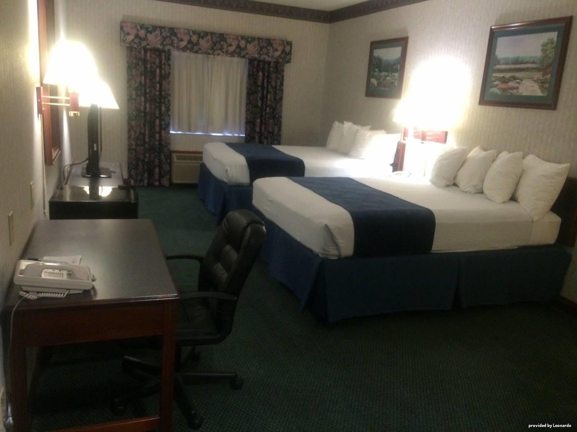 Best Western Elkhart Inn & Suites Bagian luar foto